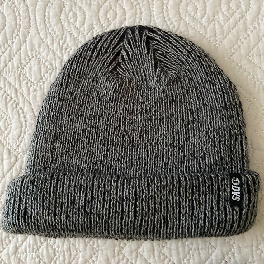 2 Dvs Beanies⛓